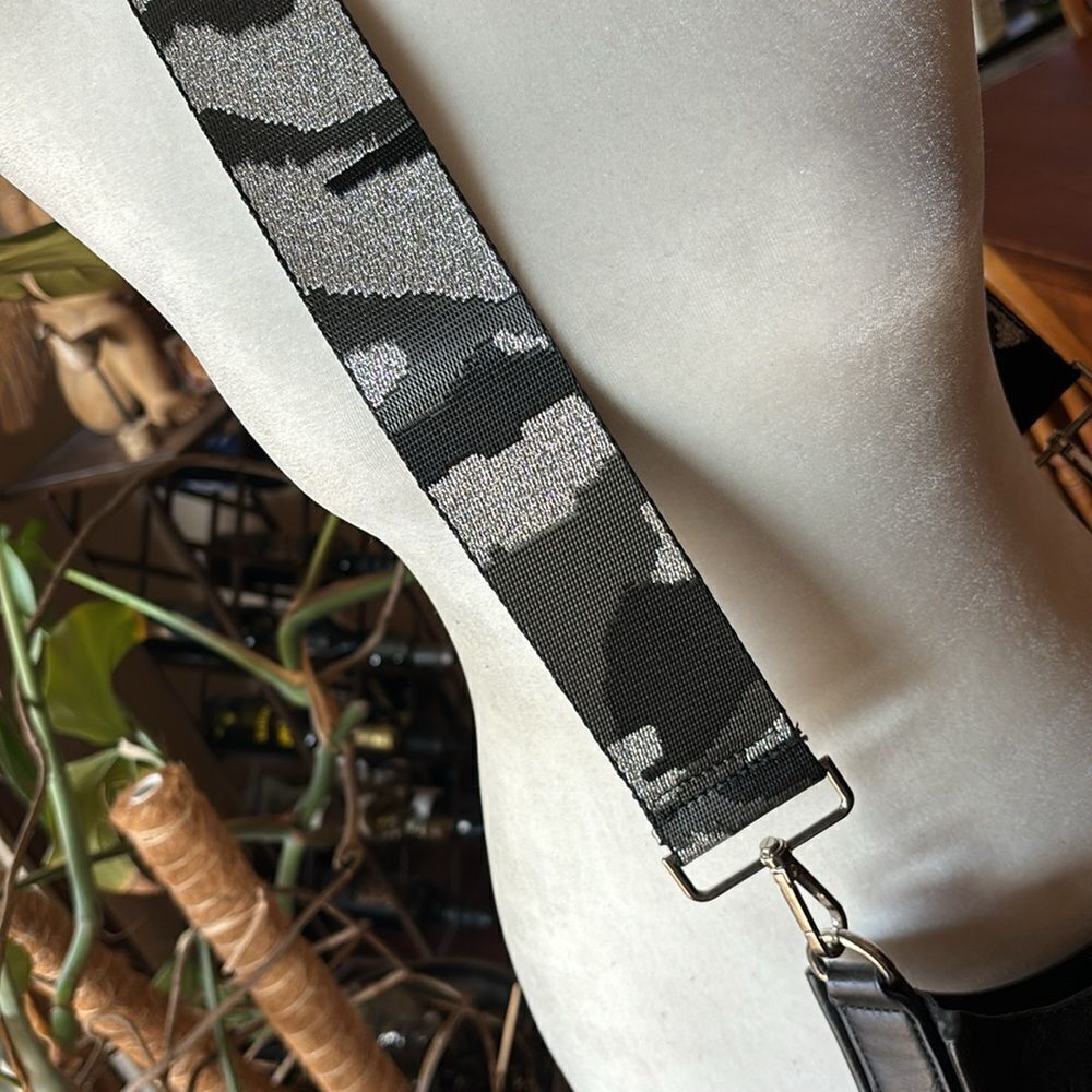 Ahdorned Black Messenger Bag - Picture 3 of 6